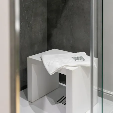In Centro, Doccia Con Apartment Genoa