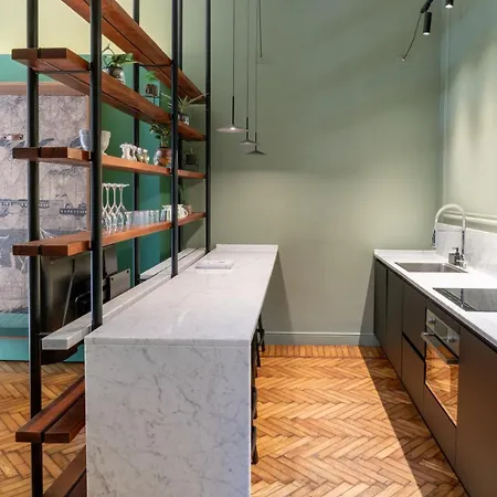 Apartment In Centro, Doccia Con